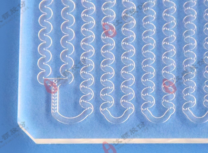 新的鍵合技術(shù)助力微流控芯片生產(chǎn)規(guī)?;? border= 新的鍵合技術(shù)助力微流控芯片生產(chǎn)規(guī)?;? vspace=